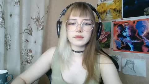 Snapshot of sonwosick chatting on May 27, 2026, 4:15 pm Mila online show from May 27, 2026, 4:15 pm
