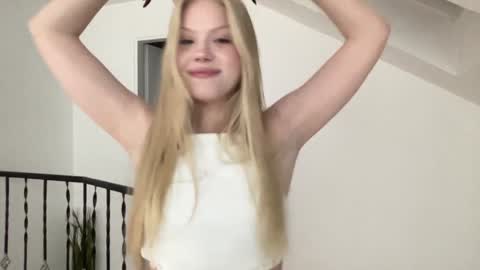 Snapshot of sonyaplush chatting on December 26, 2024, 9:37 pm Sonya  Instagram   Twitter sonyaplushgirl  OnlyFans sonyaplush online show from December 26, 2024, 9:37 pm