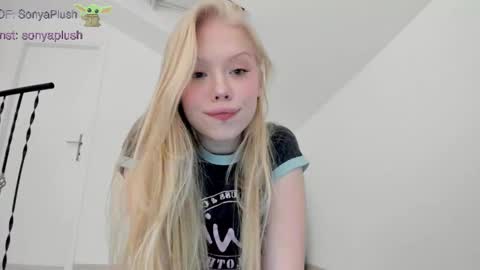Snapshot of sonyaplush chatting on February 23, 2025, 6:12 pm Sonya  Instagram   Twitter sonyaplushgirl  OnlyFans sonyaplush online show from February 23, 2025, 6:12 pm