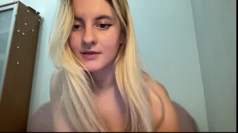 Sonya online show from February 19, 2025, 4:44 am