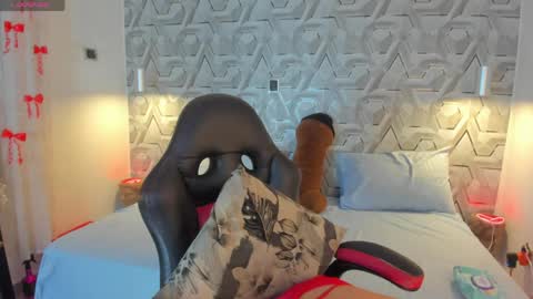 Snapshot of sophi_01 chatting on May 28, 2026, 9:34 pm sophie online show from May 28, 2026, 9:34 pm