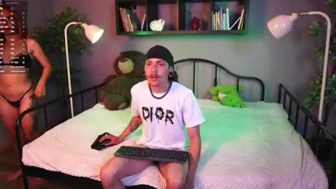 sophi_and_dereck online show from May 26, 2026, 12:12 pm