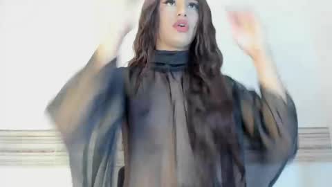 Sophia online show from September 23, 2025, 9:18 pm