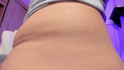 sophia_grants online show from February 25, 2025, 6:03 am