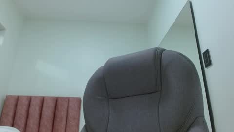 Snapshot of sophia_hadid chatting on May 11, 2026, 8:39 pm Sophia online show from May 11, 2026, 8:39 pm