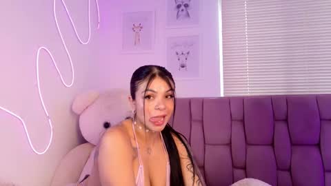Sophia Carson online show from November 21, 2025, 9:46 pm