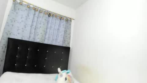 sophia_moons_ online show from May 24, 2026, 11:15 am