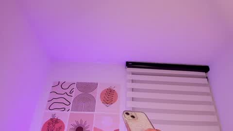 Snapshot of sophia_rhoades_ chatting on December 18, 2024, 4:42 am Sophi online show from December 18, 2024, 4:42 am