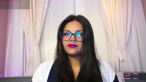 Snapshot of sophia_wilsonn_ chatting on September 15, 2025, 11:21 am Sofi online show from September 15, 2025, 11:21 am