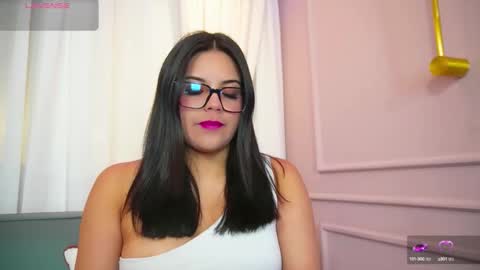 Snapshot of sophia_wilsonn_ chatting on September 19, 2025, 11:11 am Sofi online show from September 19, 2025, 11:11 am