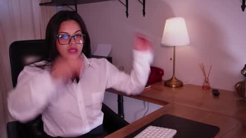 Snapshot of sophia_wilsonn_ chatting on September 23, 2025, 11:57 am Sofi online show from September 23, 2025, 11:57 am