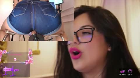 Snapshot of sophia_wilsonn_ chatting on September 25, 2025, 12:42 pm Sofi online show from September 25, 2025, 12:42 pm