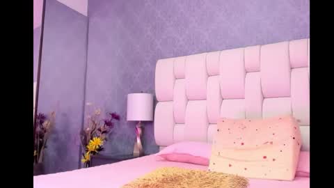 sophiaa10 online show from March 9, 2026, 7:29 pm