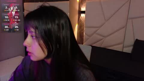 Sophi  online show from November 7, 2025, 11:21 am