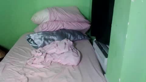 sophialaurel online show from July 13, 2026, 12:13 am