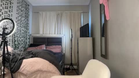 Snapshot of sophiasecretsx chatting on January 5, 2026, 5:27 pm Sophia online show from January 5, 2026, 5:27 pm