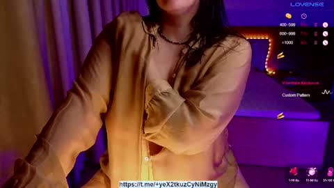 Sophia online show from June 23, 2026, 1:53 pm