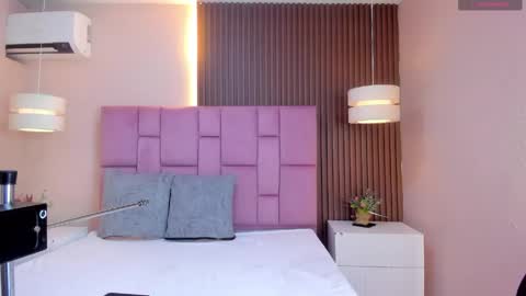   online show from April 28, 2026, 12:10 pm