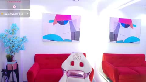 Sophia  online show from May 11, 2026, 4:04 pm