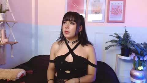 Sophie  online show from May 13, 2026, 1:08 pm