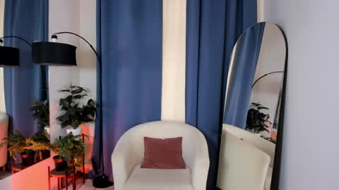 Sophia online show from May 12, 2026, 1:52 pm