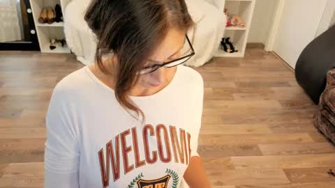 Snapshot of sophie_caring chatting on September 27, 2025, 5:56 am Sophie online show from September 27, 2025, 5:56 am