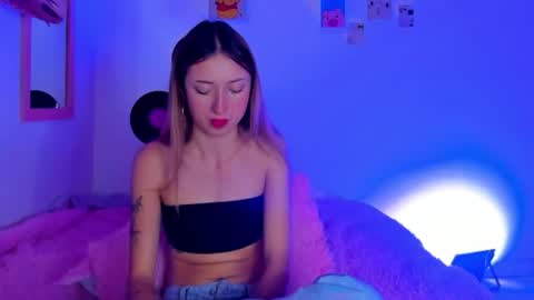 Sophie online show from November 30, 2025, 5:22 am