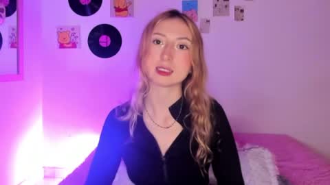 Sophie online show from April 11, 2026, 7:13 am