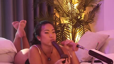 Sophie online show from April 9, 2026, 12:43 am