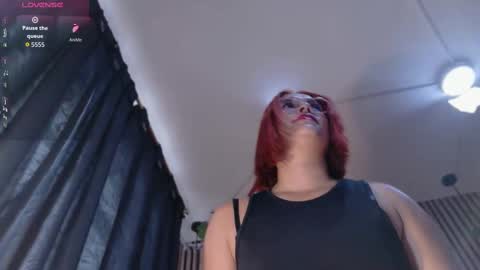 Snapshot of sophie_new25 chatting on September 11, 2025, 1:00 pm sophie_new25 online show from September 11, 2025, 1:00 pm
