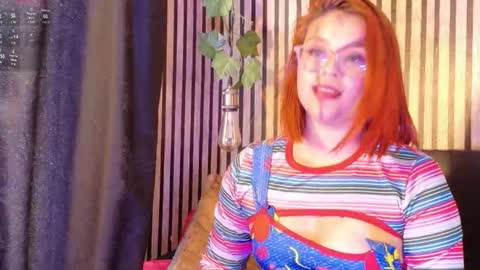 Snapshot of sophie_new25 chatting on October 22, 2025, 4:51 pm sophie_new25 online show from October 22, 2025, 4:51 pm