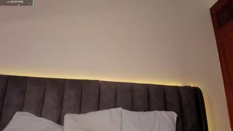 sophie_smith19 online show from September 11, 2025, 2:28 pm