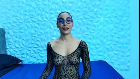 sophie_willow online show from April 16, 2026, 7:47 pm