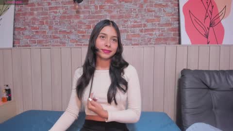 Sophie online show from February 5, 2025, 3:52 pm