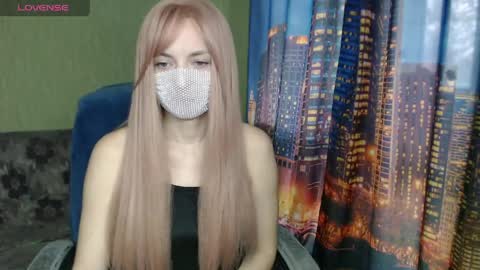 Sophie online show from April 18, 2026, 9:13 am