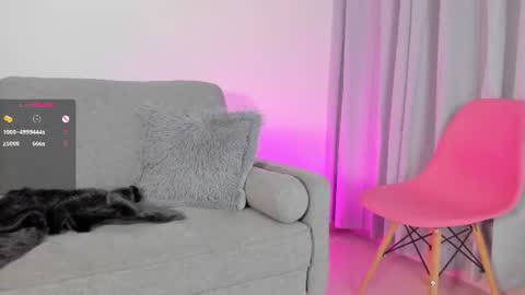sophie  online show from June 11, 2026, 3:10 pm