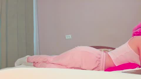 Snapshot of sophiechan69 chatting on April 8, 2026, 1:44 pm ShopieChan69 online show from April 8, 2026, 1:44 pm