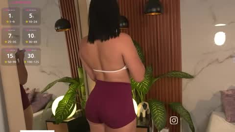 Snapshot of sophiecollins_1 chatting on April 10, 2026, 11:48 am Sophie online show from April 10, 2026, 11:48 am