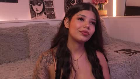 Snapshot of sophiee_art chatting on February 7, 2026, 8:23 pm Sophiee online show from February 7, 2026, 8:23 pm