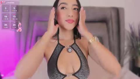 Sophie  online show from July 8, 2026, 11:15 am
