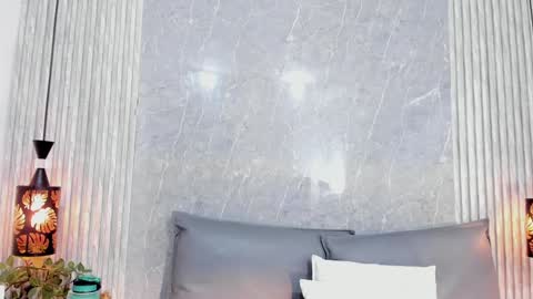 Snapshot of sophiee_velvet chatting on December 18, 2024, 8:03 pm         online show from December 18, 2024, 8:03 pm