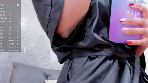 Snapshot of sophiee_velvet chatting on February 1, 2025, 5:37 pm         online show from February 1, 2025, 5:37 pm
