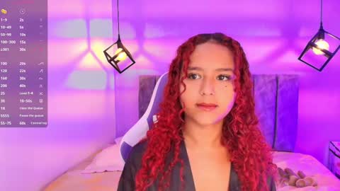 Snapshot of sophiee_velvet chatting on September 19, 2025, 12:39 pm         online show from September 19, 2025, 12:39 pm