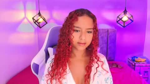 Snapshot of sophiee_velvet chatting on September 27, 2025, 2:44 pm         online show from September 27, 2025, 2:44 pm