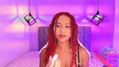 Snapshot of sophiee_velvet chatting on October 1, 2025, 12:33 pm         online show from October 1, 2025, 12:33 pm