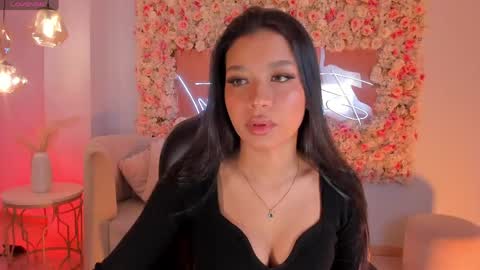 Snapshot of sophiehouston_ chatting on May 6, 2026, 3:24 am Sophie Houston online show from May 6, 2026, 3:24 am