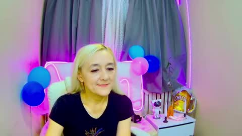 sophiekittyy online show from October 2, 2025, 6:31 am