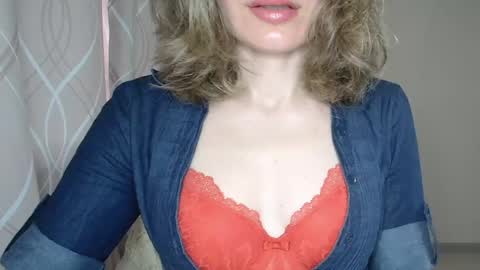 Sophiemisss online show from May 27, 2026, 6:54 am