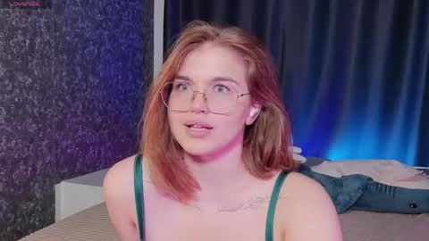 Sophie online show from May 28, 2026, 8:39 pm
