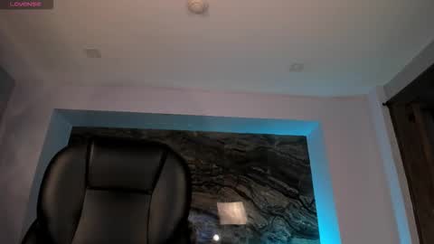 Sophie  Palmer online show from February 8, 2026, 12:08 pm